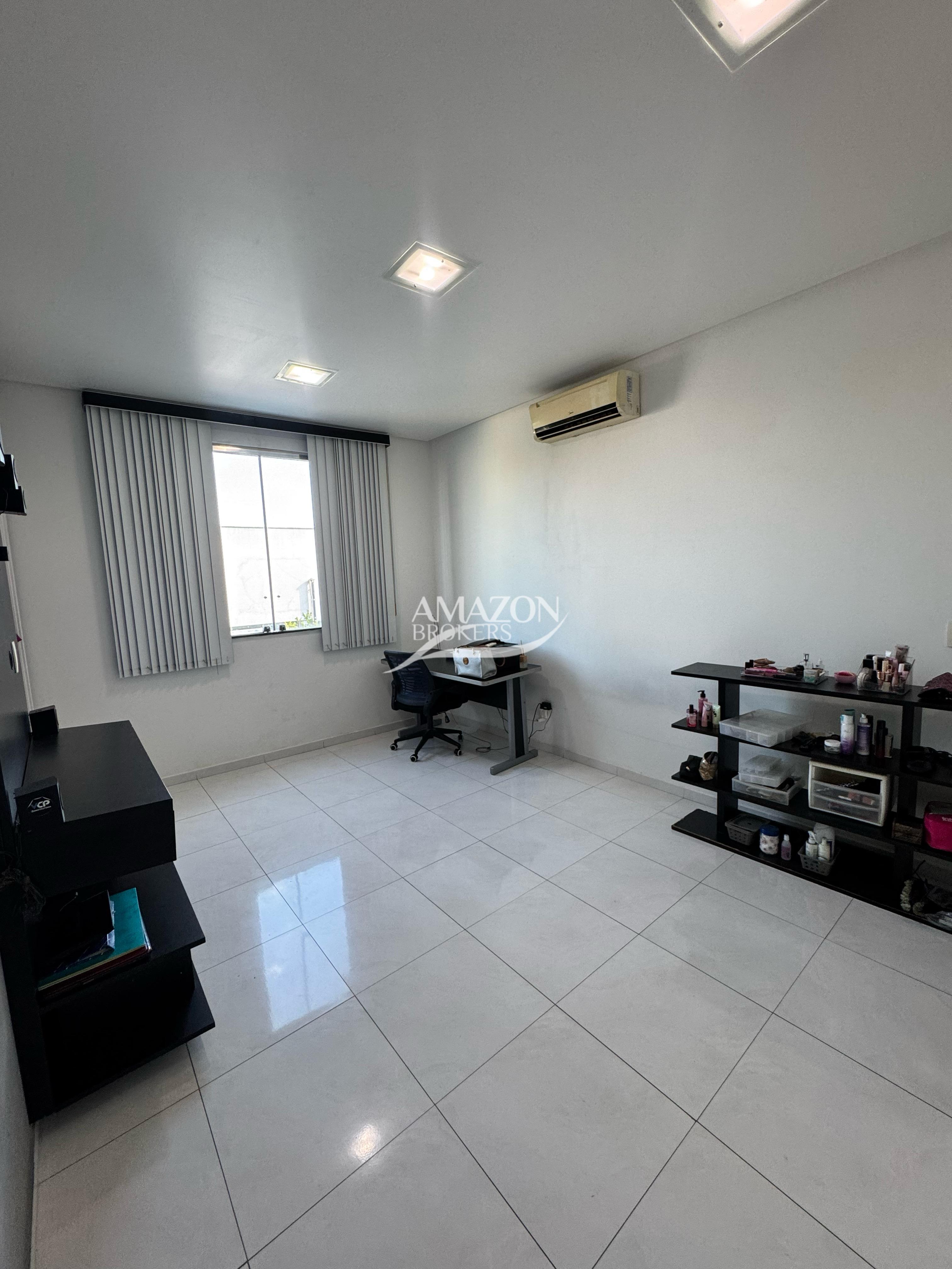 SHIZEN I RESIDENCIAL, PARQUE 10 – CASA DUPLEX 260 m2 – DISPONÍVEL PARA VENDA