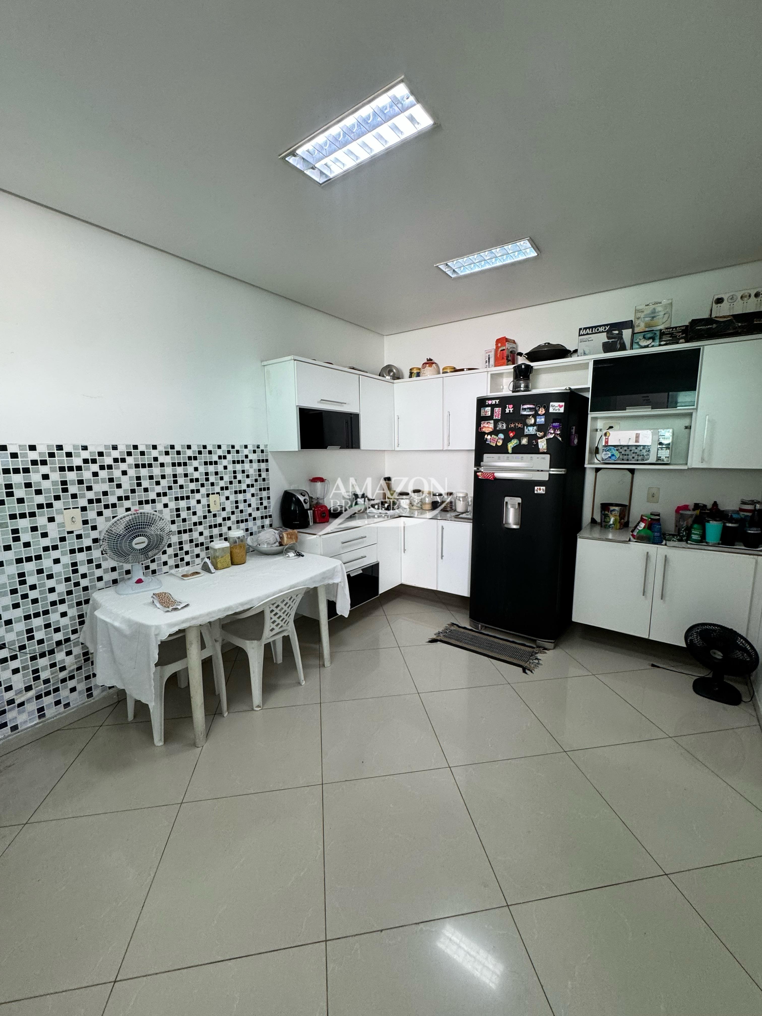 SHIZEN I RESIDENCIAL, PARQUE 10 – CASA DUPLEX 260 m2 – DISPONÍVEL PARA VENDA