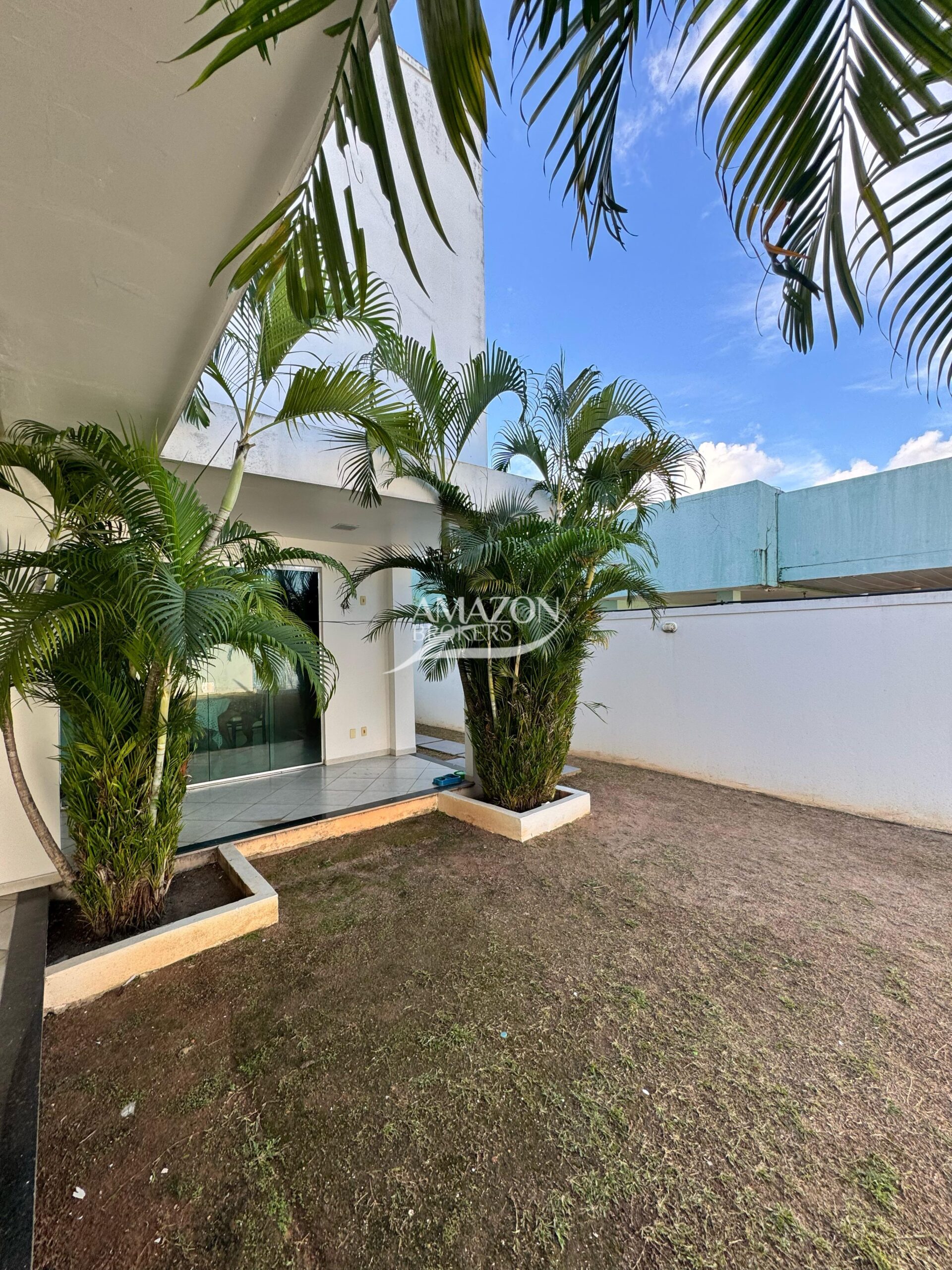 SHIZEN I RESIDENCIAL, PARQUE 10 – CASA DUPLEX 260 m2 – DISPONÍVEL PARA VENDA