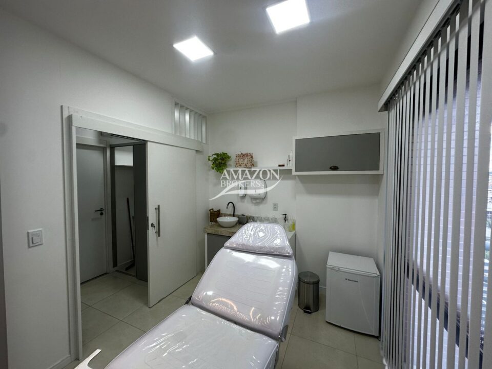 BRITANNIA PARK OFFICES, PONTA NEGRA – SALA COMERCIAL 31m2 – DISPONÍVEL PARA VENDA