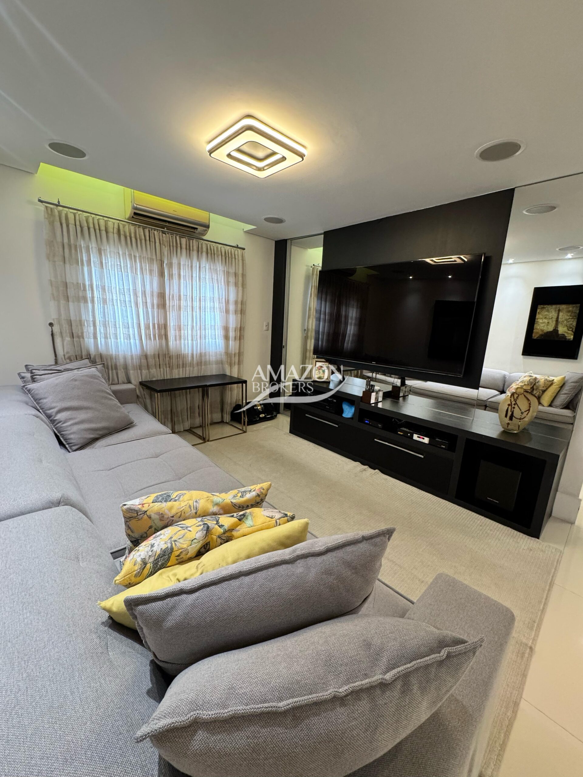 ATLANTIS CONDOMÍNIO, PARQUE 10 – CASA DUPLEX 385m2 – DISPONÍVEL PARA VENDA
