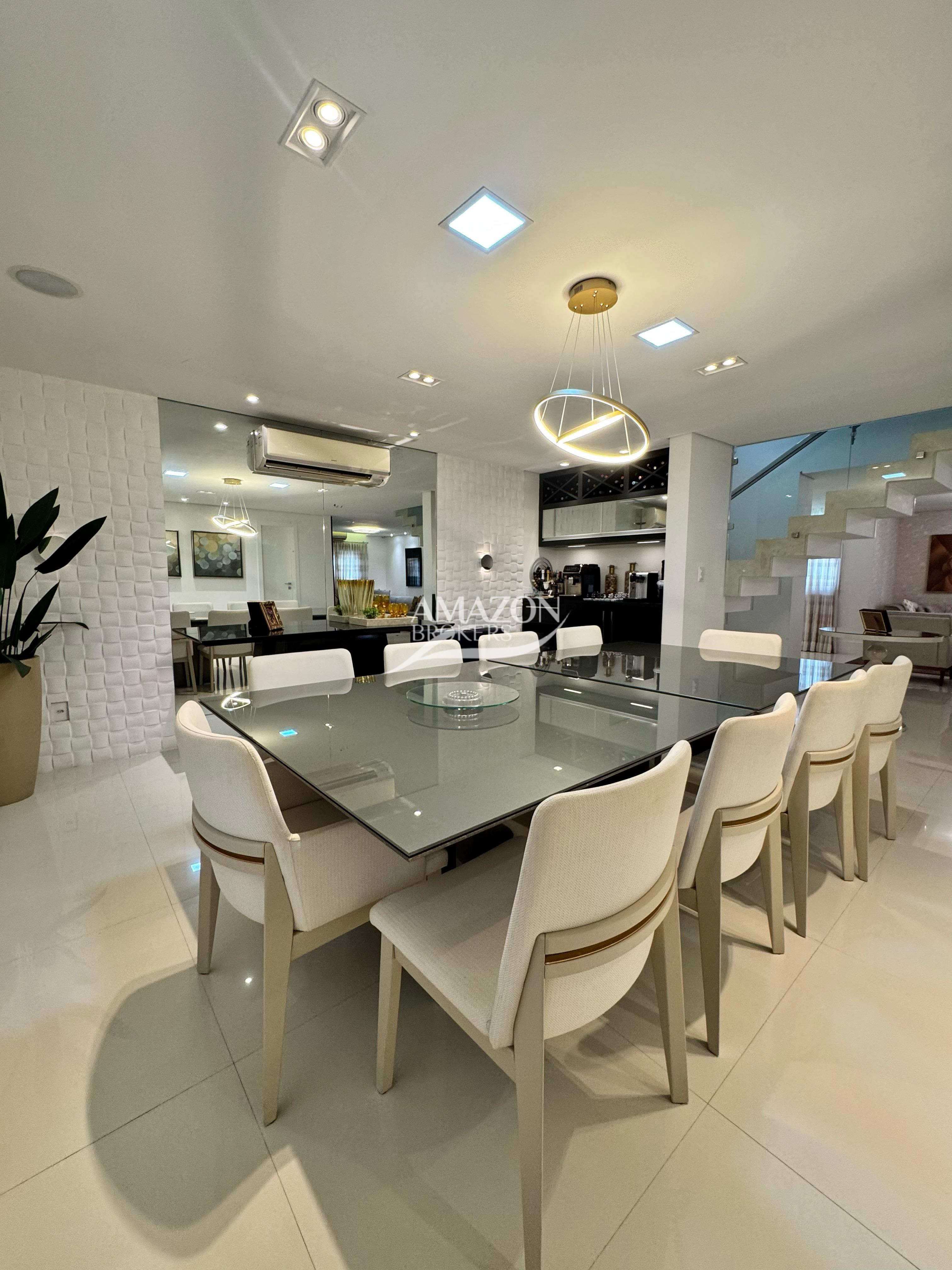 ATLANTIS CONDOMÍNIO, PARQUE 10 – CASA DUPLEX 385m2 – DISPONÍVEL PARA VENDA