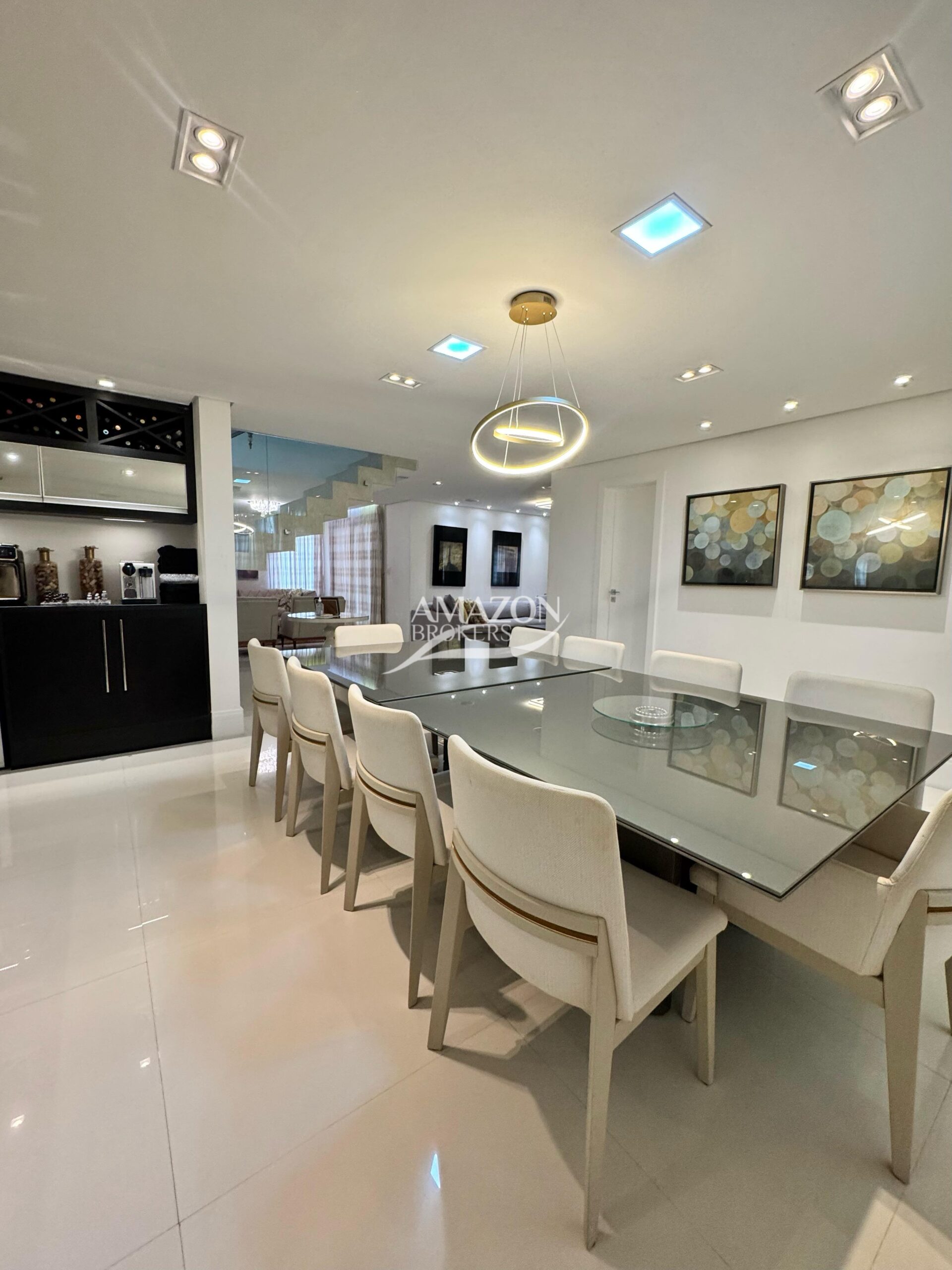 ATLANTIS CONDOMÍNIO, PARQUE 10 – CASA DUPLEX 385m2 – DISPONÍVEL PARA VENDA