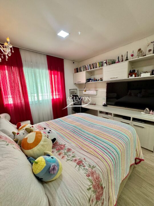 ATLANTIS CONDOMÍNIO, PARQUE 10 – CASA DUPLEX 385m2 – DISPONÍVEL PARA VENDA