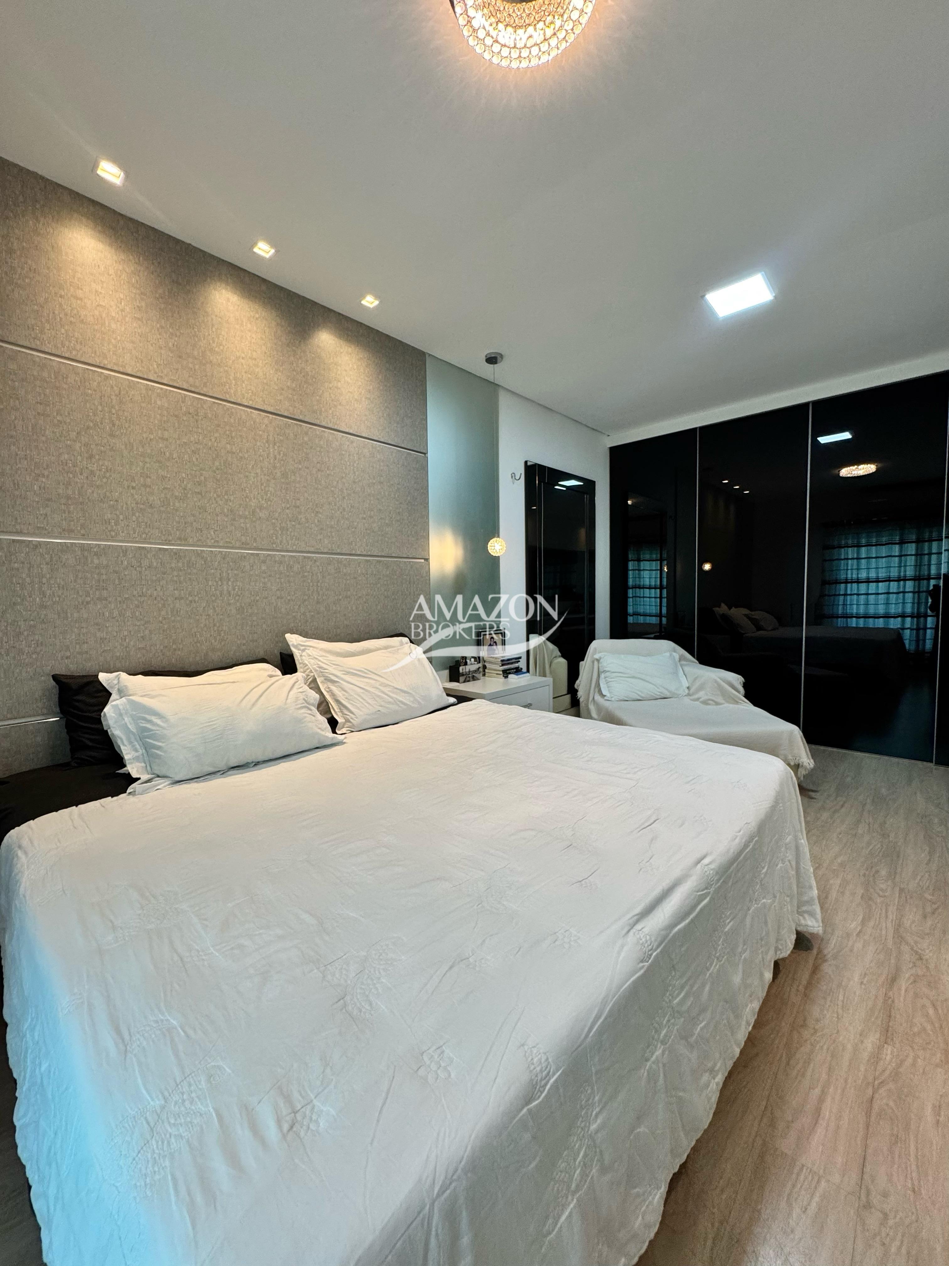 ATLANTIS CONDOMÍNIO, PARQUE 10 – CASA DUPLEX 385m2 – DISPONÍVEL PARA VENDA