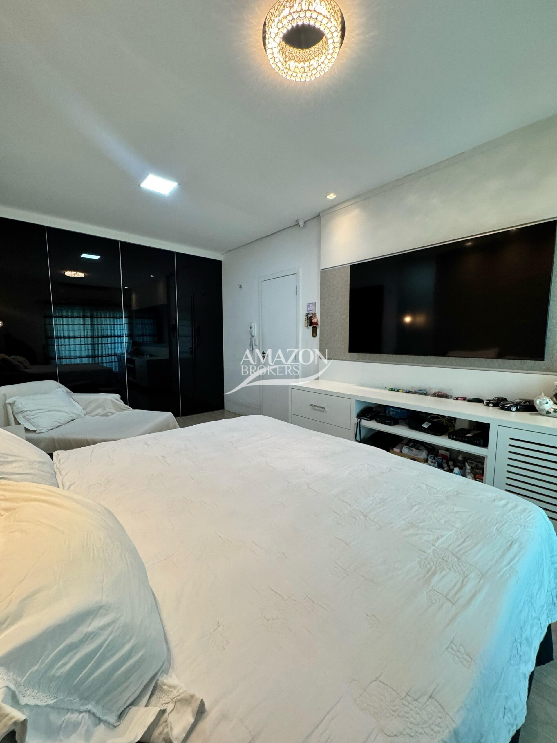 ATLANTIS CONDOMÍNIO, PARQUE 10 – CASA DUPLEX 385m2 – DISPONÍVEL PARA VENDA