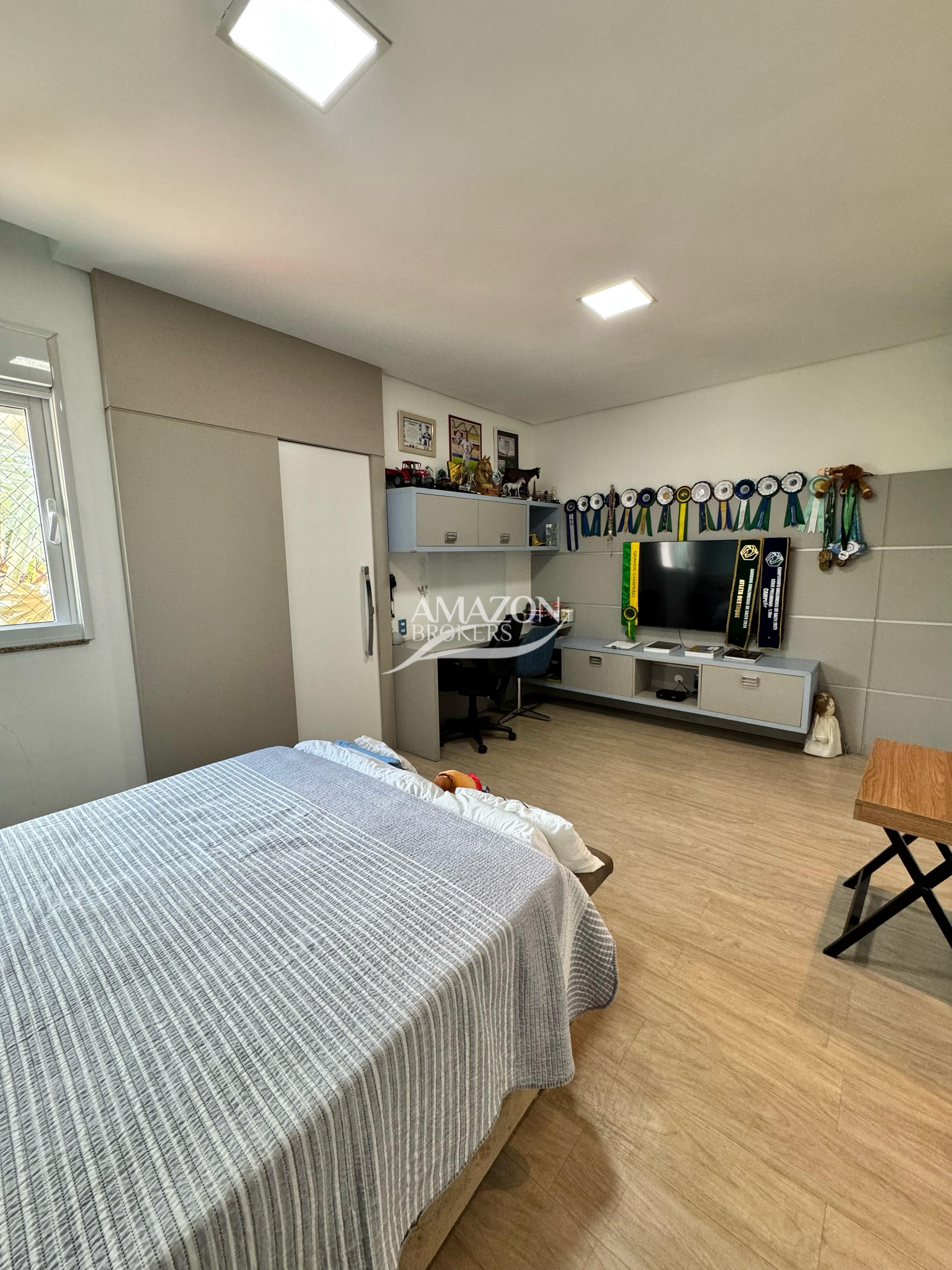 ATLANTIS CONDOMÍNIO, PARQUE 10 – CASA DUPLEX 385m2 – DISPONÍVEL PARA VENDA