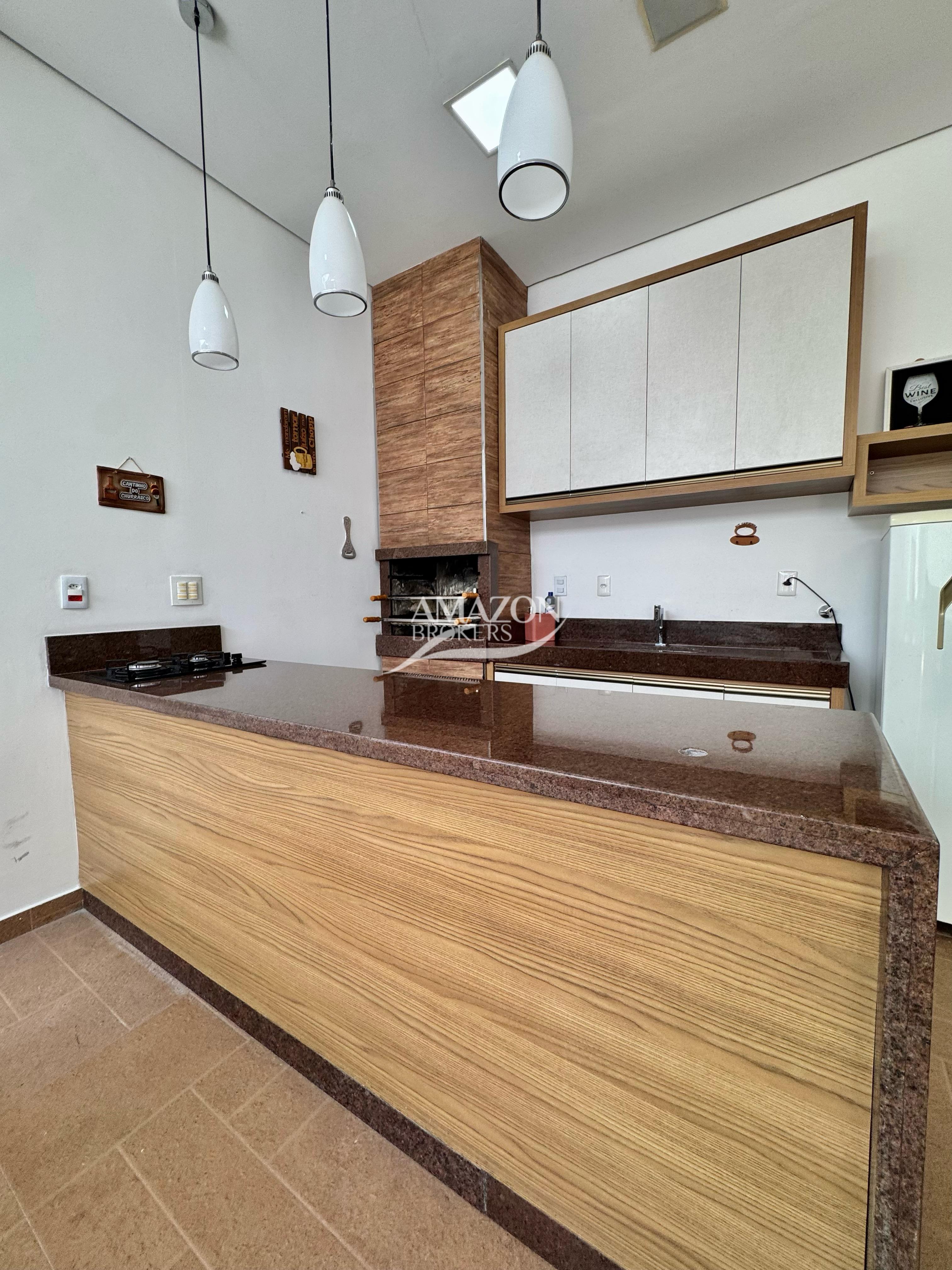 ATLANTIS CONDOMÍNIO, PARQUE 10 – CASA DUPLEX 385m2 – DISPONÍVEL PARA VENDA