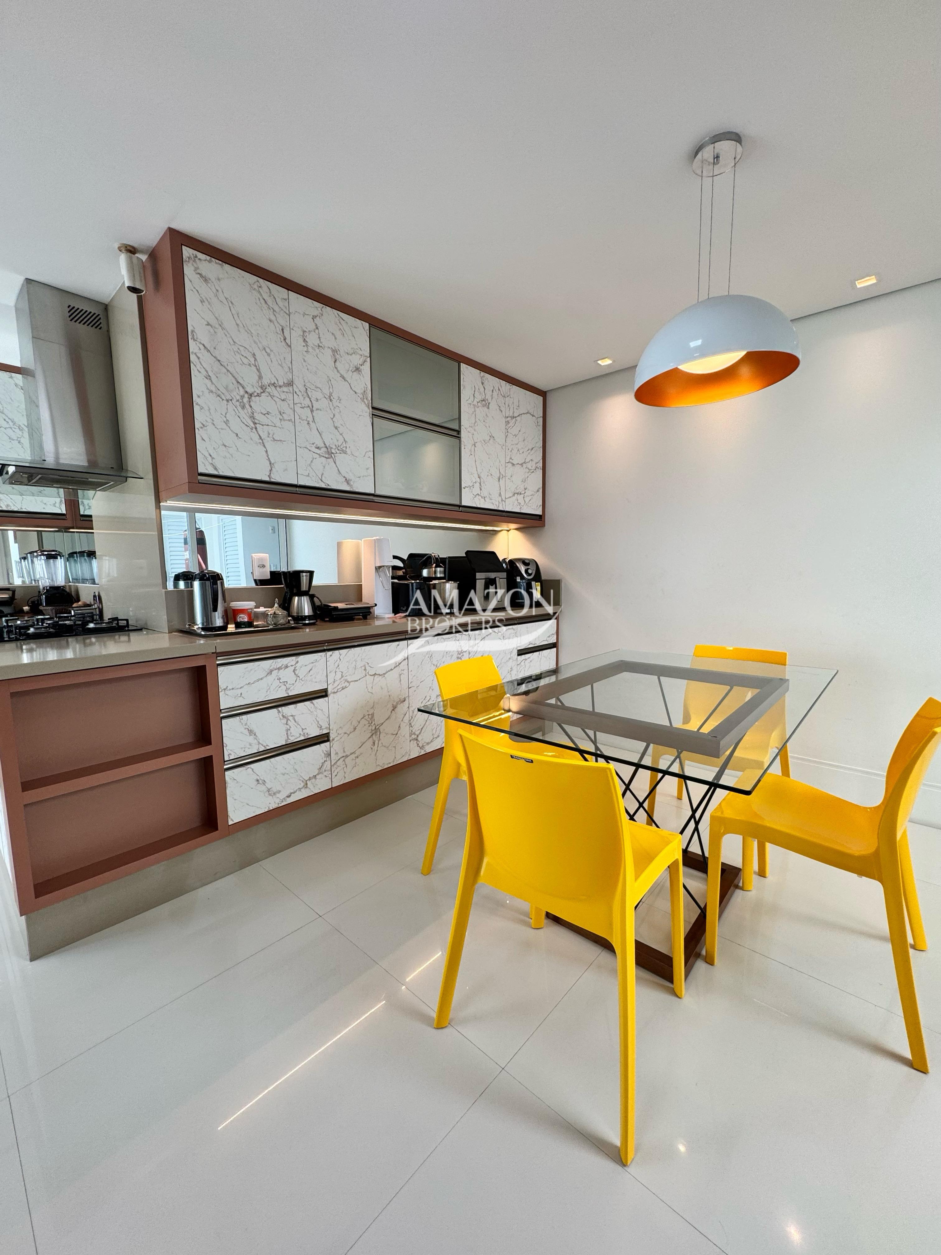 ATLANTIS CONDOMÍNIO, PARQUE 10 – CASA DUPLEX 385m2 – DISPONÍVEL PARA VENDA