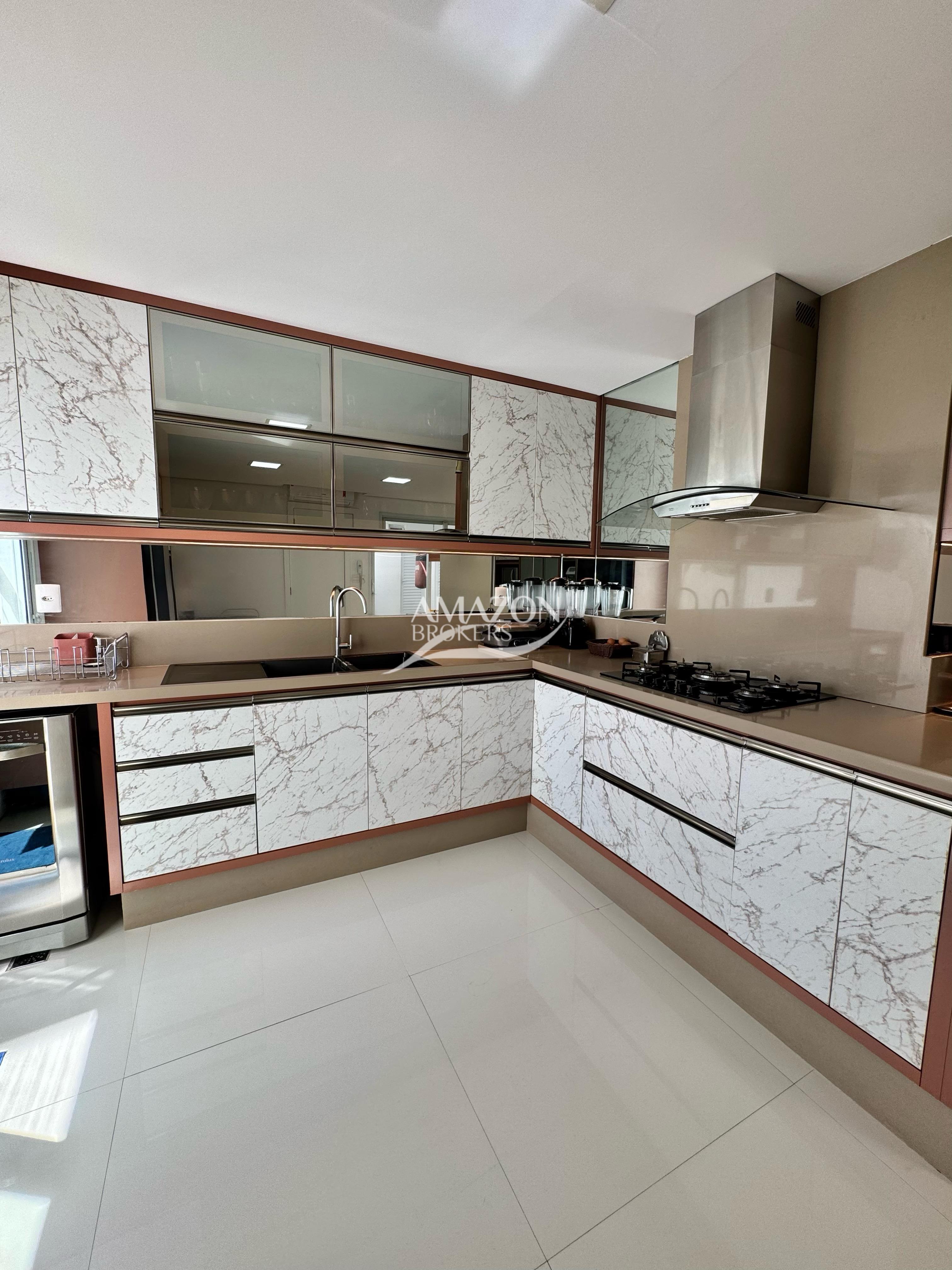 ATLANTIS CONDOMÍNIO, PARQUE 10 – CASA DUPLEX 385m2 – DISPONÍVEL PARA VENDA