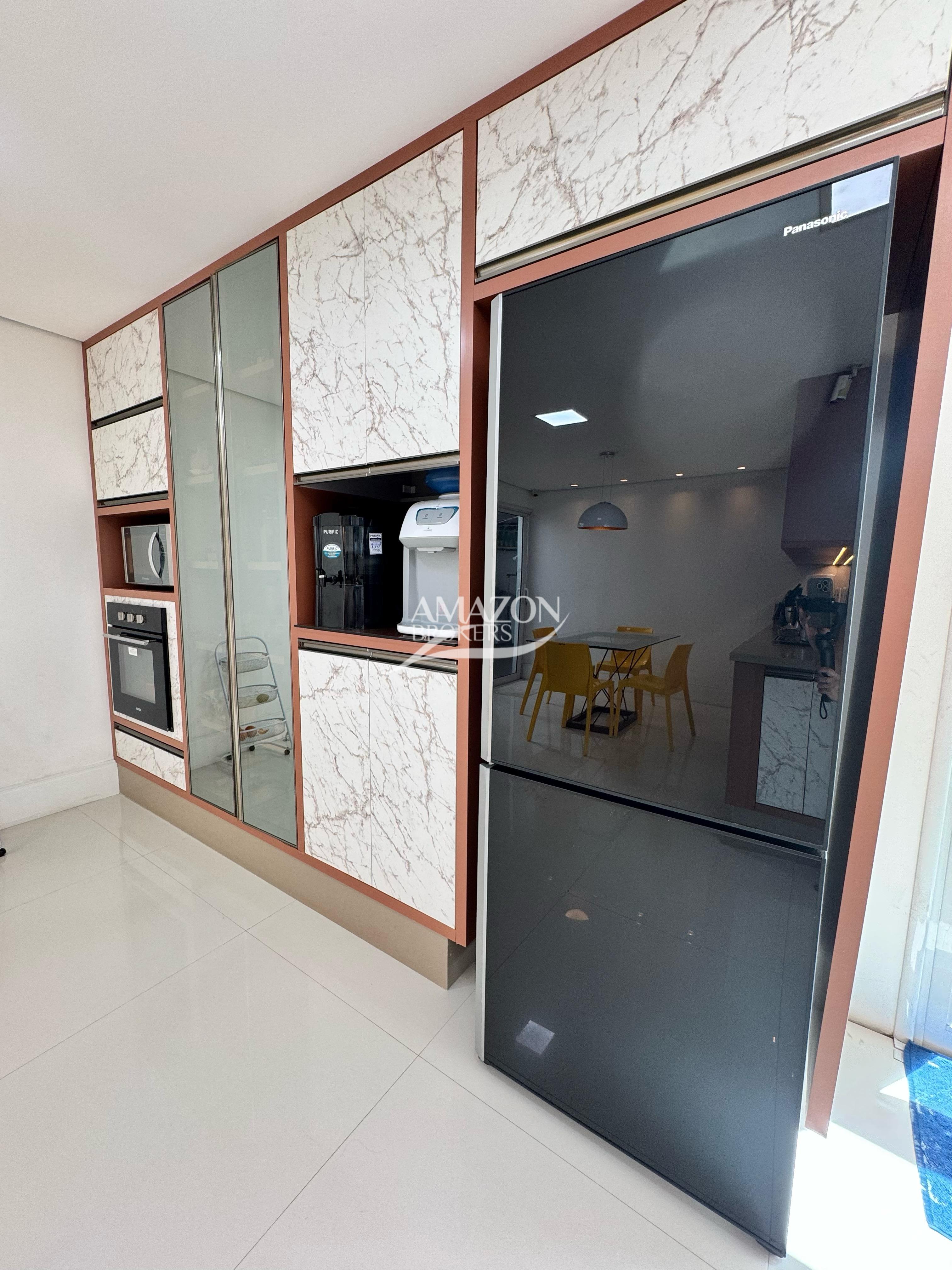 ATLANTIS CONDOMÍNIO, PARQUE 10 – CASA DUPLEX 385m2 – DISPONÍVEL PARA VENDA