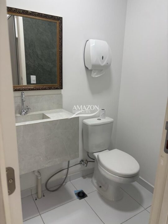 BRITANNIA PARK OFFICES, PONTA NEGRA – SALA COMERCIAL 31m2 – DISPONÍVEL PARA LOCAÇÃO