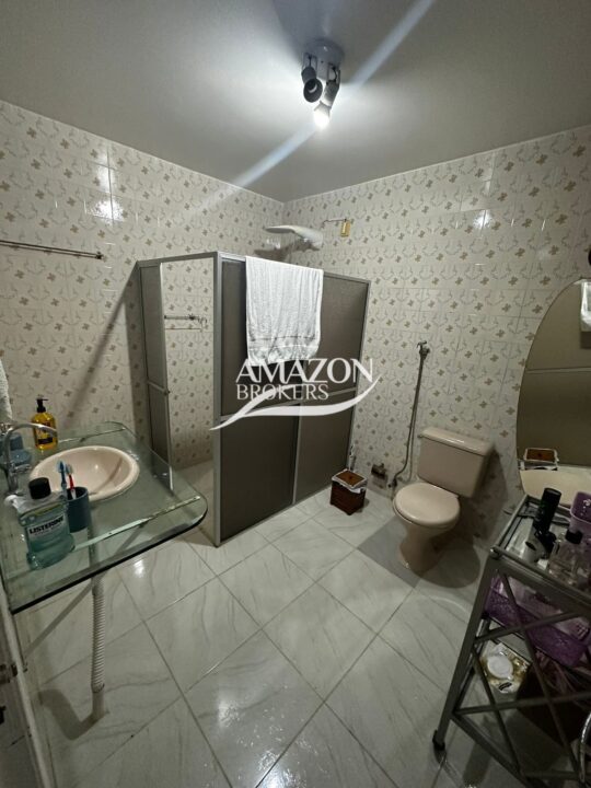 PARQUE 10 – CASA TÉRREA 360m2 – DISPONÍVEL PARA VENDA