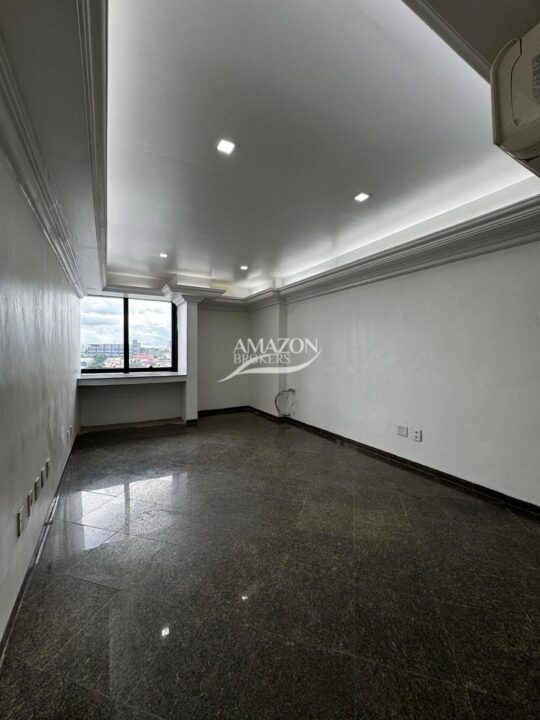 CEMOM, VIEIRALVES – 2 SALAS COMERCIAS CONJUGADAS – DISPONÍVEL PARA VENDA