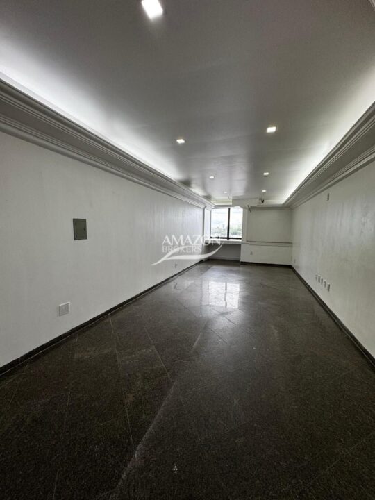 CEMOM, VIEIRALVES – 2 SALAS COMERCIAS CONJUGADAS – DISPONÍVEL PARA VENDA