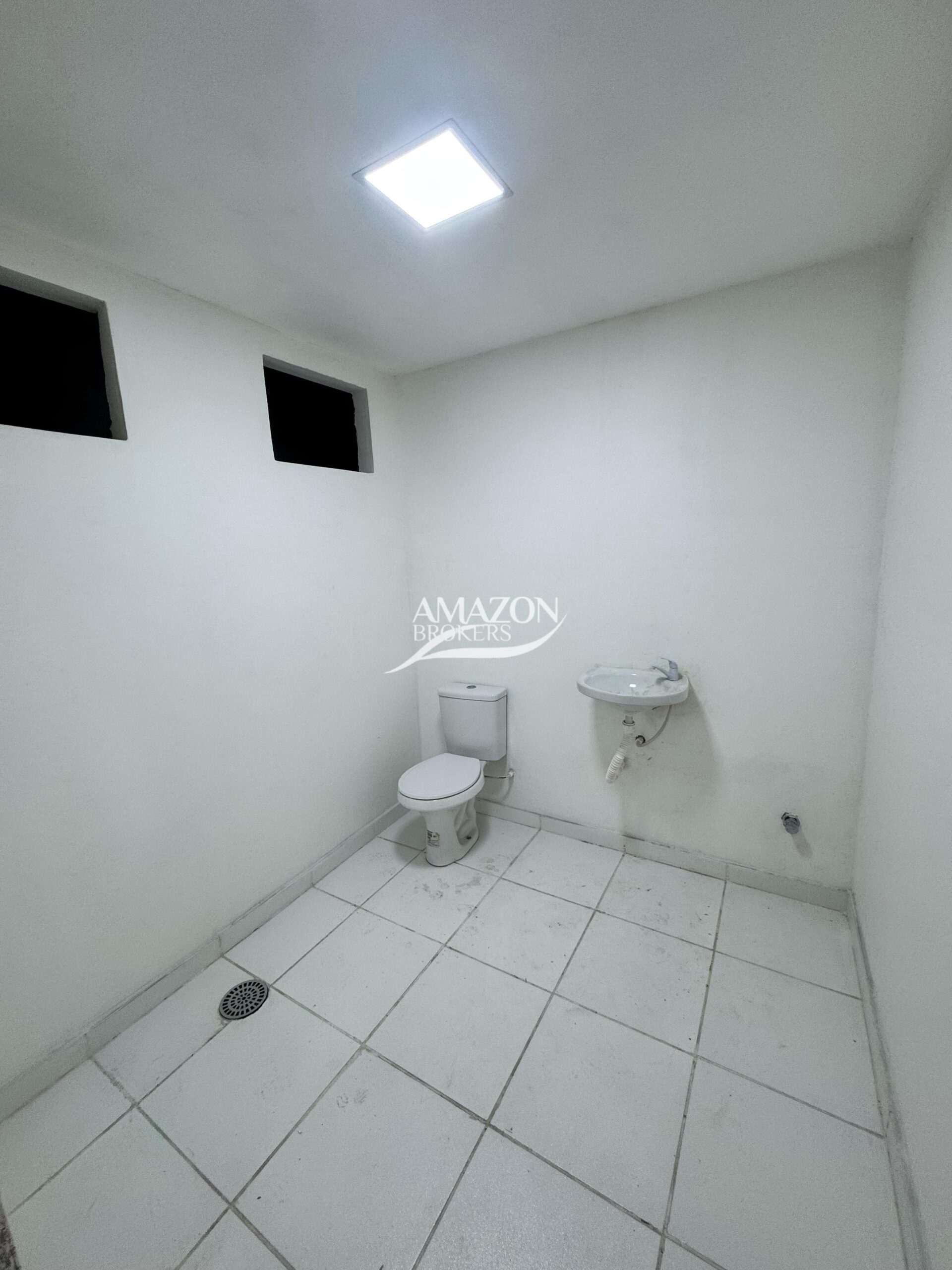 NOSSA SENHORA DAS GRAÇAS – PONTO COMERCIAL 700 m2 – DISPONÍVEL PARA VENDA
