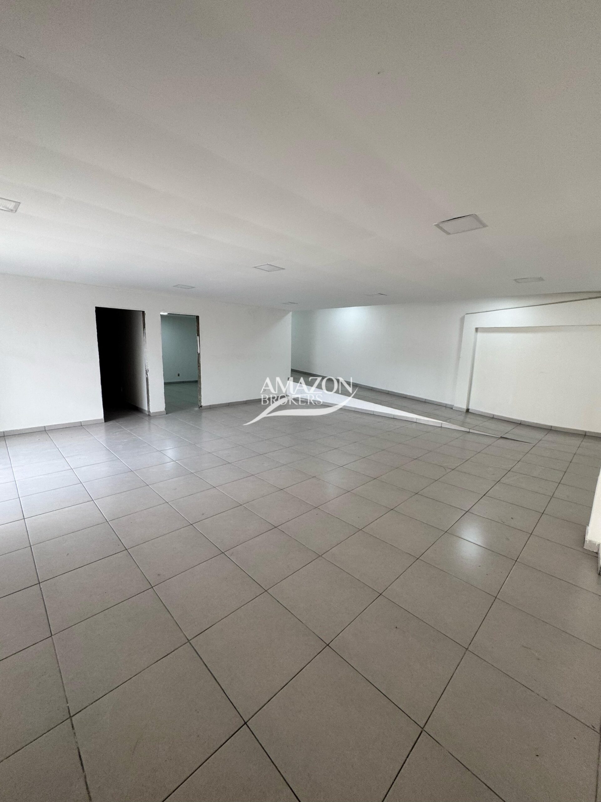 NOSSA SENHORA DAS GRAÇAS – PONTO COMERCIAL 700 m2 – DISPONÍVEL PARA VENDA