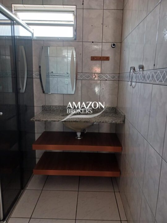 JARDIM SAKURA RESIDENCIAL, PARQUE 10 – CASA DUPLEX 300m2 – DISPONÍVEL PARA LOCAÇÃO
