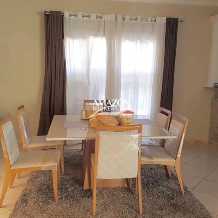 JARDIM SAKURA RESIDENCIAL, PARQUE 10 – CASA DUPLEX 300m2 – DISPONÍVEL PARA LOCAÇÃO