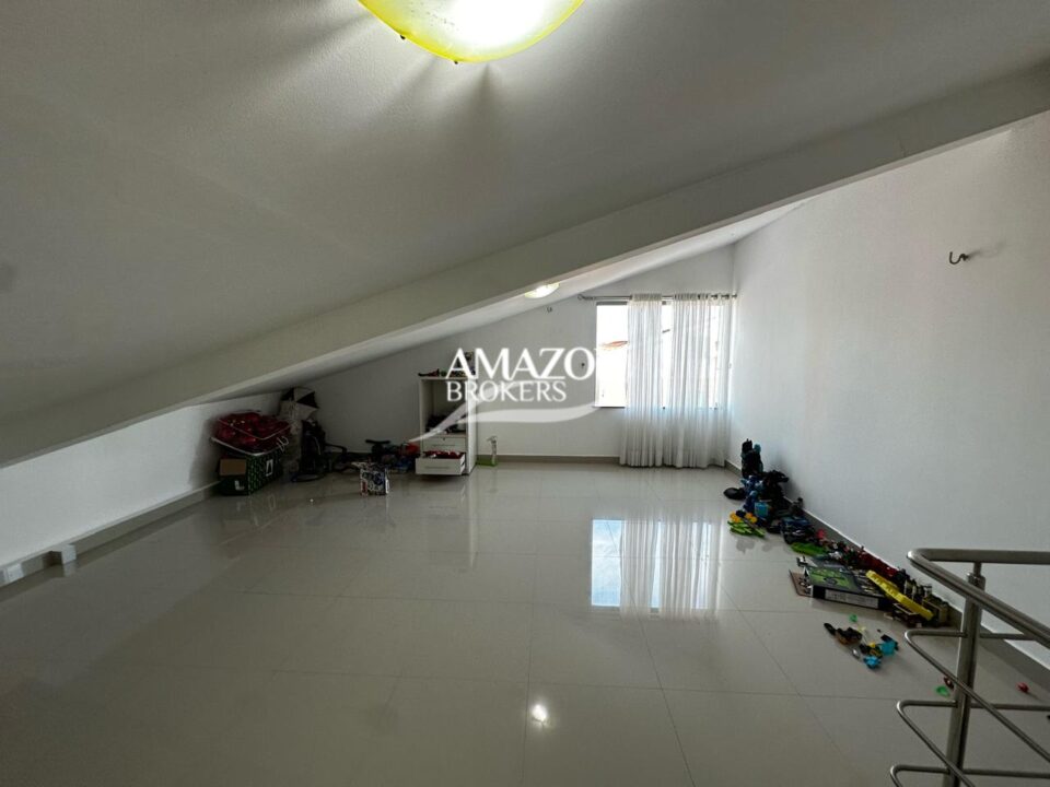AMSTERDAM VILLAGE CONDOMÍNIO, FLORES – CASA TRIPLEX 250 m2 – DISPONÍVEL PARA VENDA
