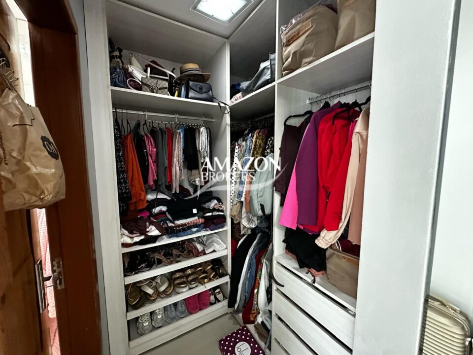 AMSTERDAM VILLAGE CONDOMÍNIO, FLORES – CASA TRIPLEX 250 m2 – DISPONÍVEL PARA VENDA
