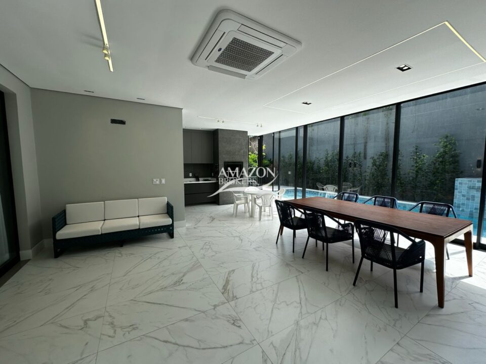 ALPHAVILLE 1 RESIDENCIAL, PONTA NEGRA – CASA DUPLEX 530m2 – DISPONÍVEL PARA VENDA
