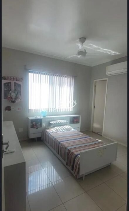 ATLANTIS CONDOMÍNIO, PARQUE 10 – CASA DUPLEX 264,90m2 – DISPONÍVEL PARA VENDA