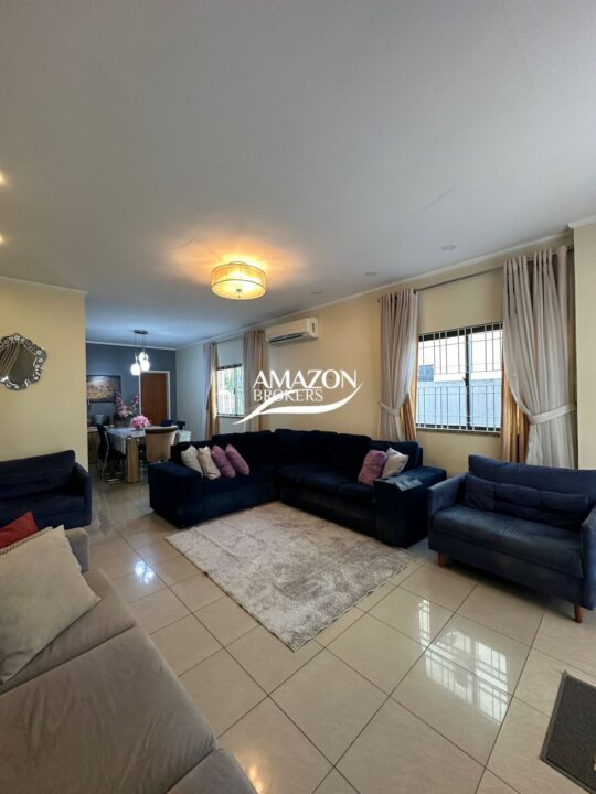 DALVA TOLEDO RESIDENCIAL, FLORES – CASA DUPLEX 250m2 – DISPONÍVEL PARA VENDA