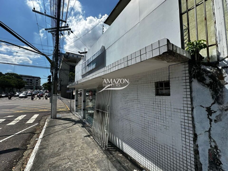 CASA COM PONTO COMERCIAL 330 m2 - AV. GETÚLIO VARGAS, CENTRO – DISPONÍVEL PARA VENDA