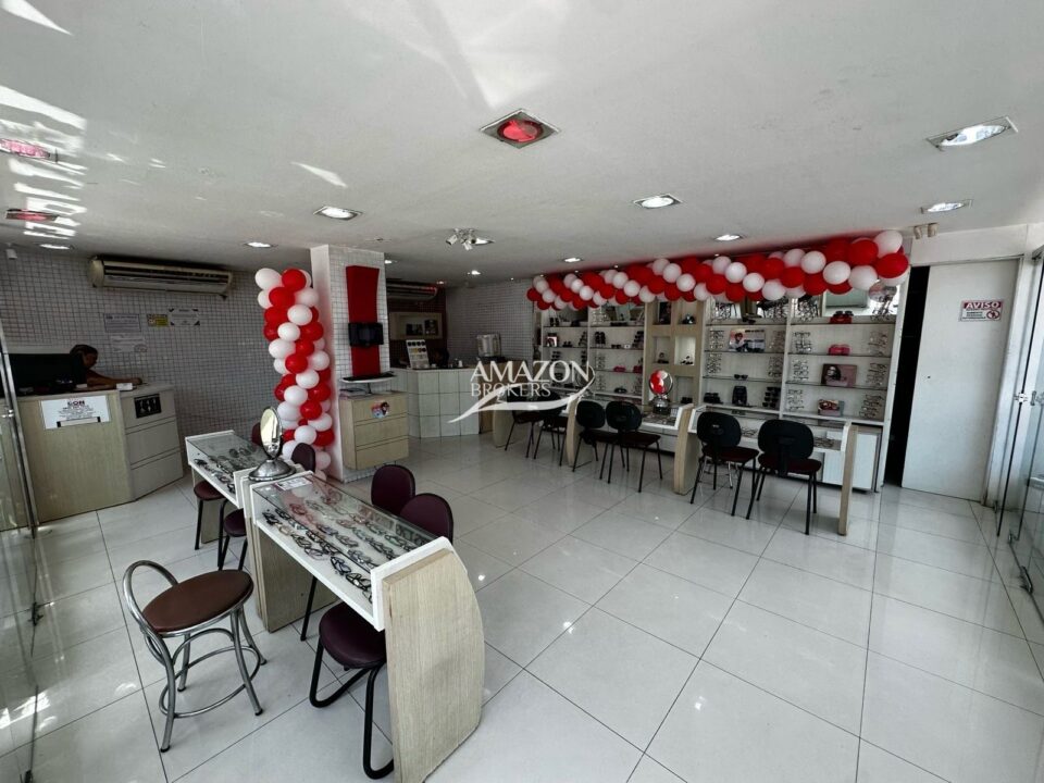 CASA COM PONTO COMERCIAL 330 m2 - AV. GETÚLIO VARGAS, CENTRO – DISPONÍVEL PARA VENDA