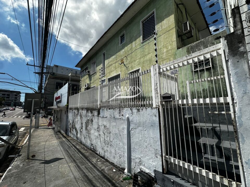 CASA COM PONTO COMERCIAL 330 m2 - AV. GETÚLIO VARGAS, CENTRO – DISPONÍVEL PARA VENDA