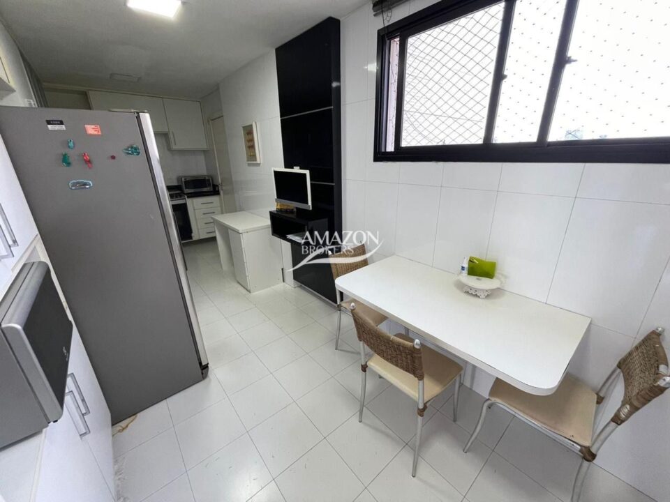 BELLINI CONDOMÍNIO, ADRIANÓPOLIS – APARTAMENTO 180m2 – DISPONÍVEL PARA VENDA