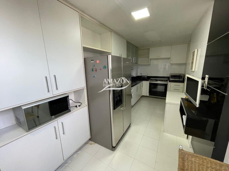 BELLINI CONDOMÍNIO, ADRIANÓPOLIS – APARTAMENTO 180m2 – DISPONÍVEL PARA VENDA
