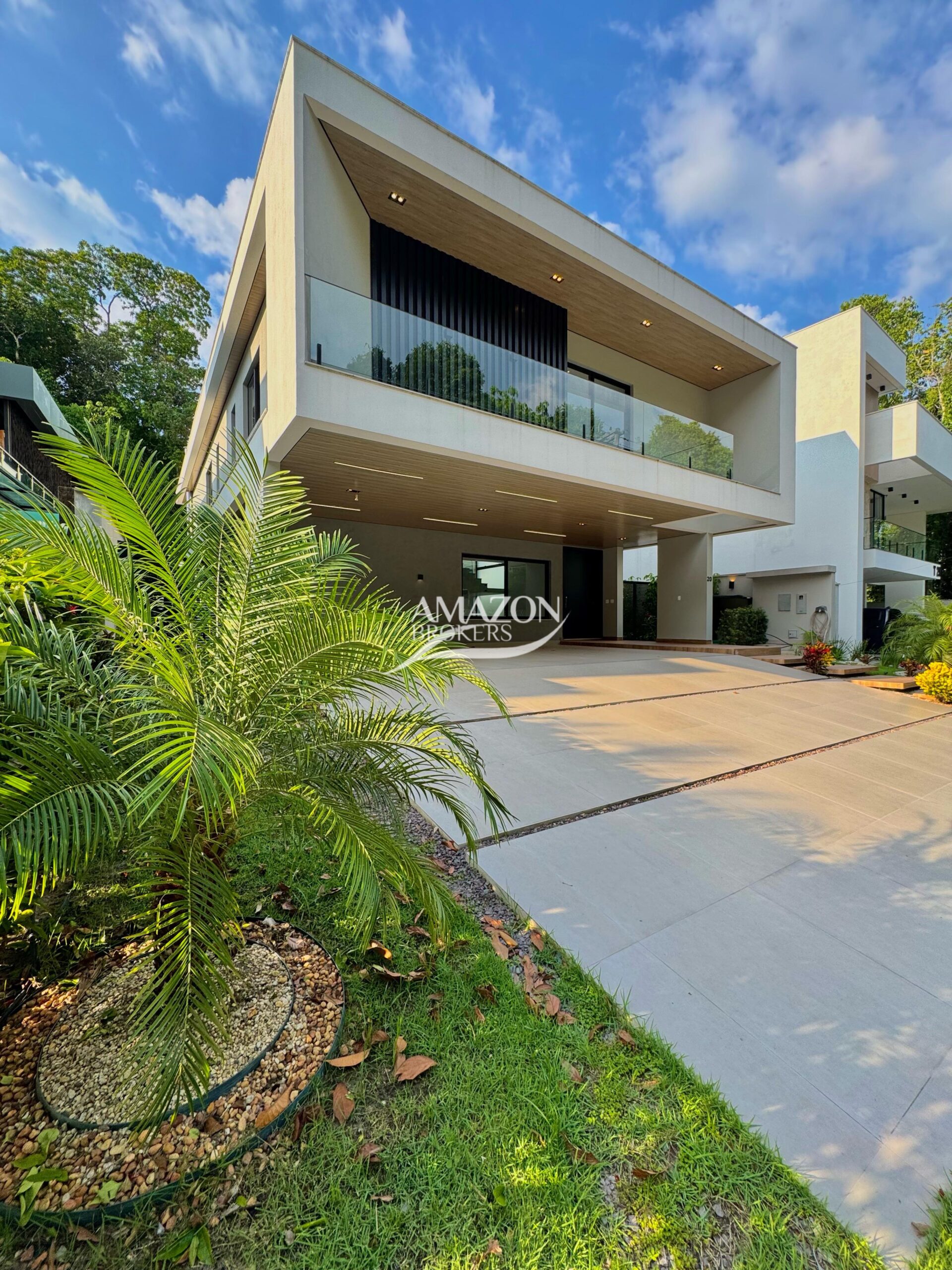 ALPHAVILLE RESIDENCIAL, PONTA NEGRA – CASA DUPLEX 550m2 – DISPONÍVEL PARA VENDA