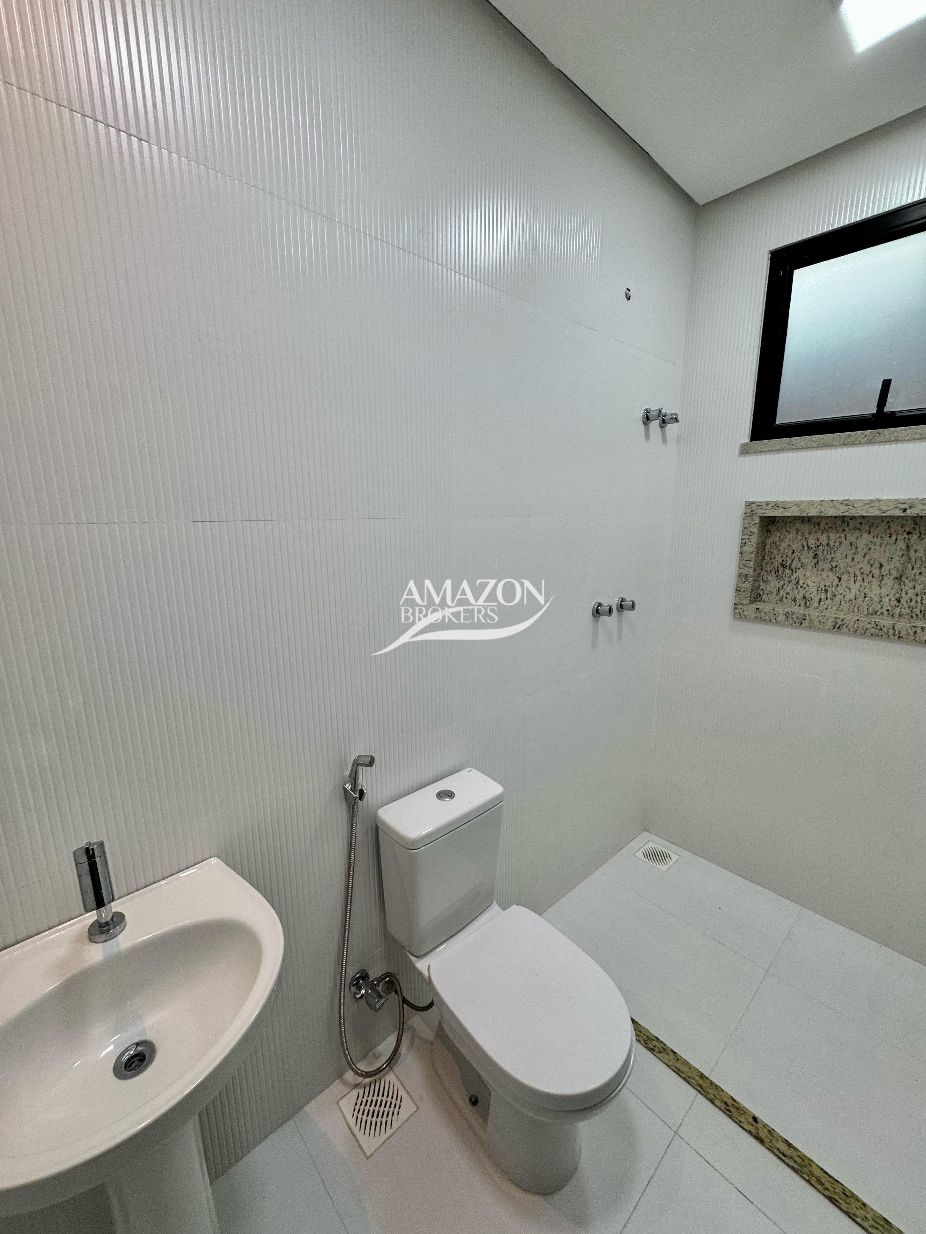 ALPHAVILLE RESIDENCIAL, PONTA NEGRA – CASA DUPLEX 550m2 – DISPONÍVEL PARA VENDA