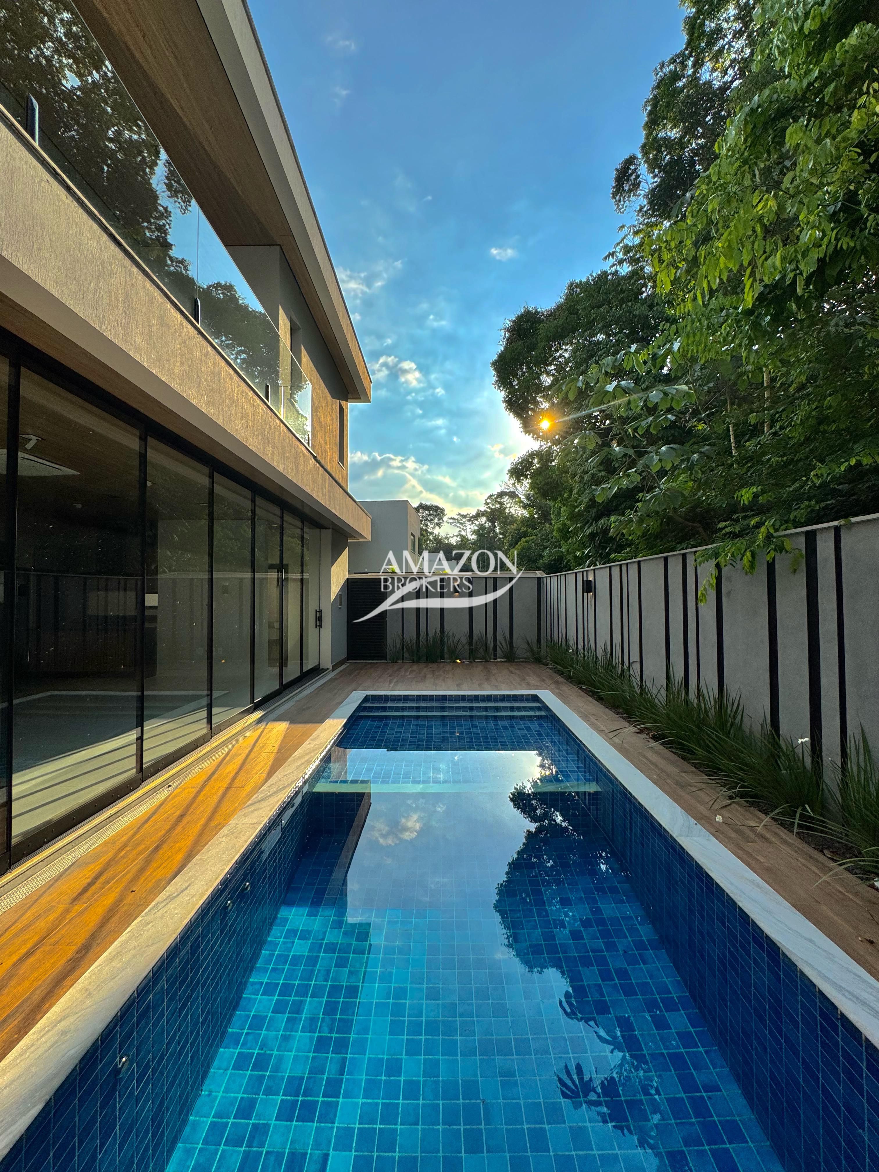 ALPHAVILLE RESIDENCIAL, PONTA NEGRA – CASA DUPLEX 550m2 – DISPONÍVEL PARA VENDA