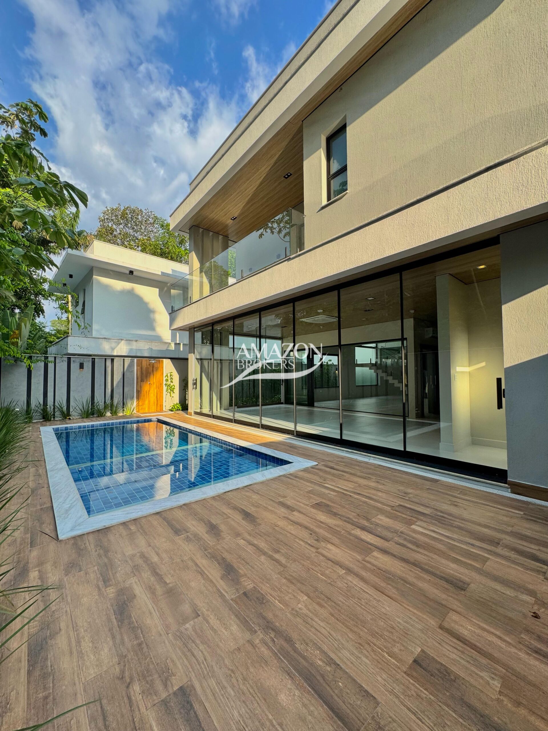 ALPHAVILLE RESIDENCIAL, PONTA NEGRA – CASA DUPLEX 550m2 – DISPONÍVEL PARA VENDA