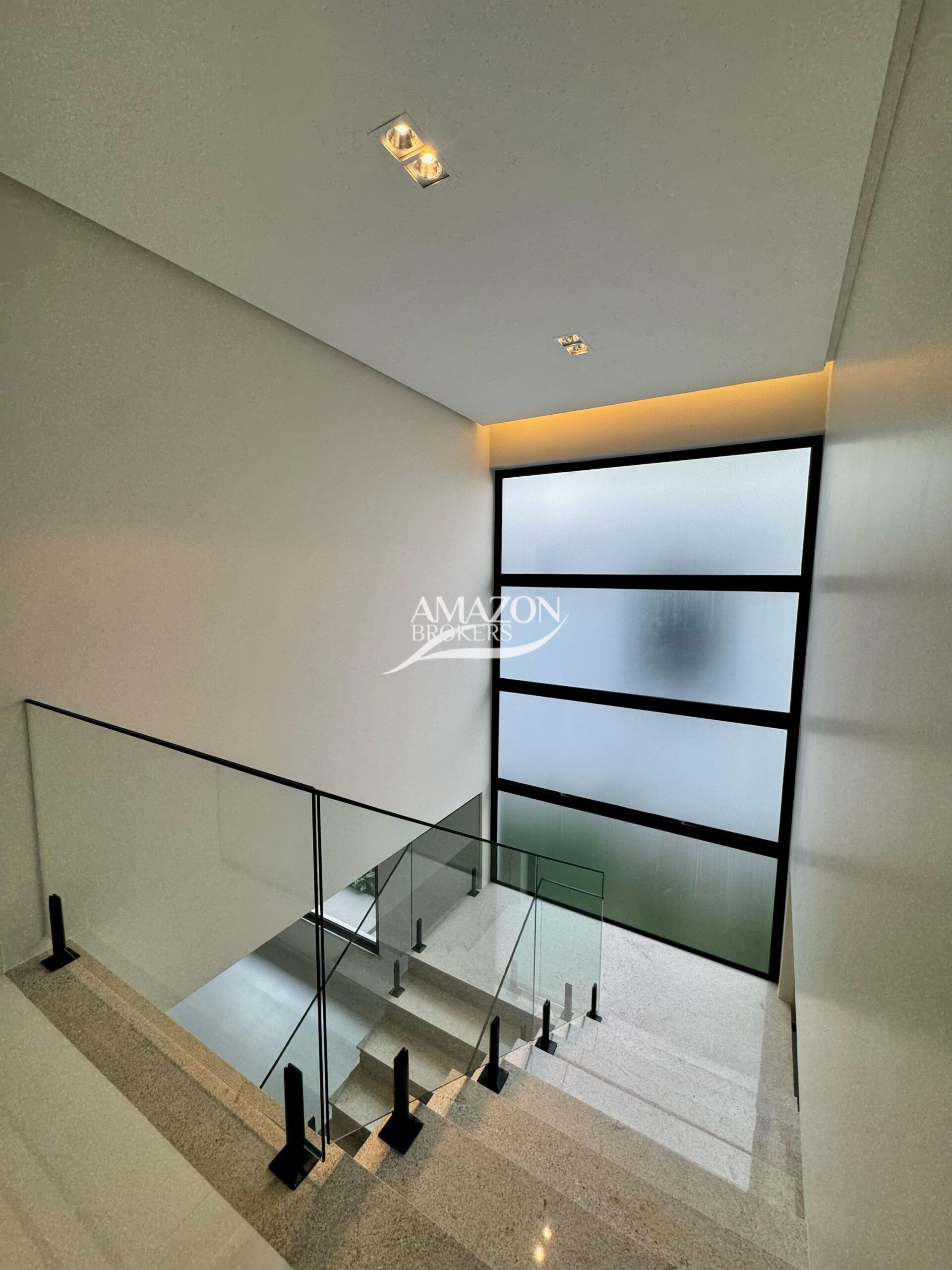 ALPHAVILLE RESIDENCIAL, PONTA NEGRA – CASA DUPLEX 550m2 – DISPONÍVEL PARA VENDA