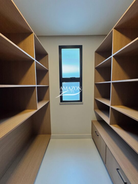 ALPHAVILLE RESIDENCIAL, PONTA NEGRA – CASA DUPLEX 550m2 – DISPONÍVEL PARA VENDA