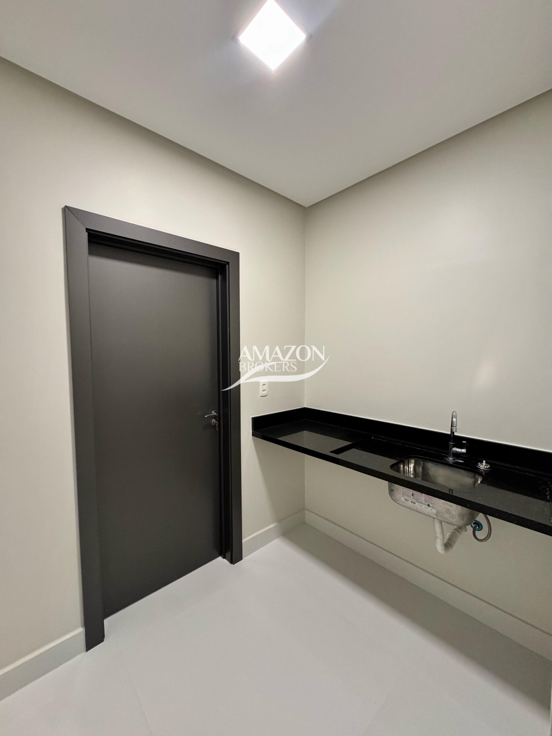 ALPHAVILLE RESIDENCIAL, PONTA NEGRA – CASA DUPLEX 550m2 – DISPONÍVEL PARA VENDA