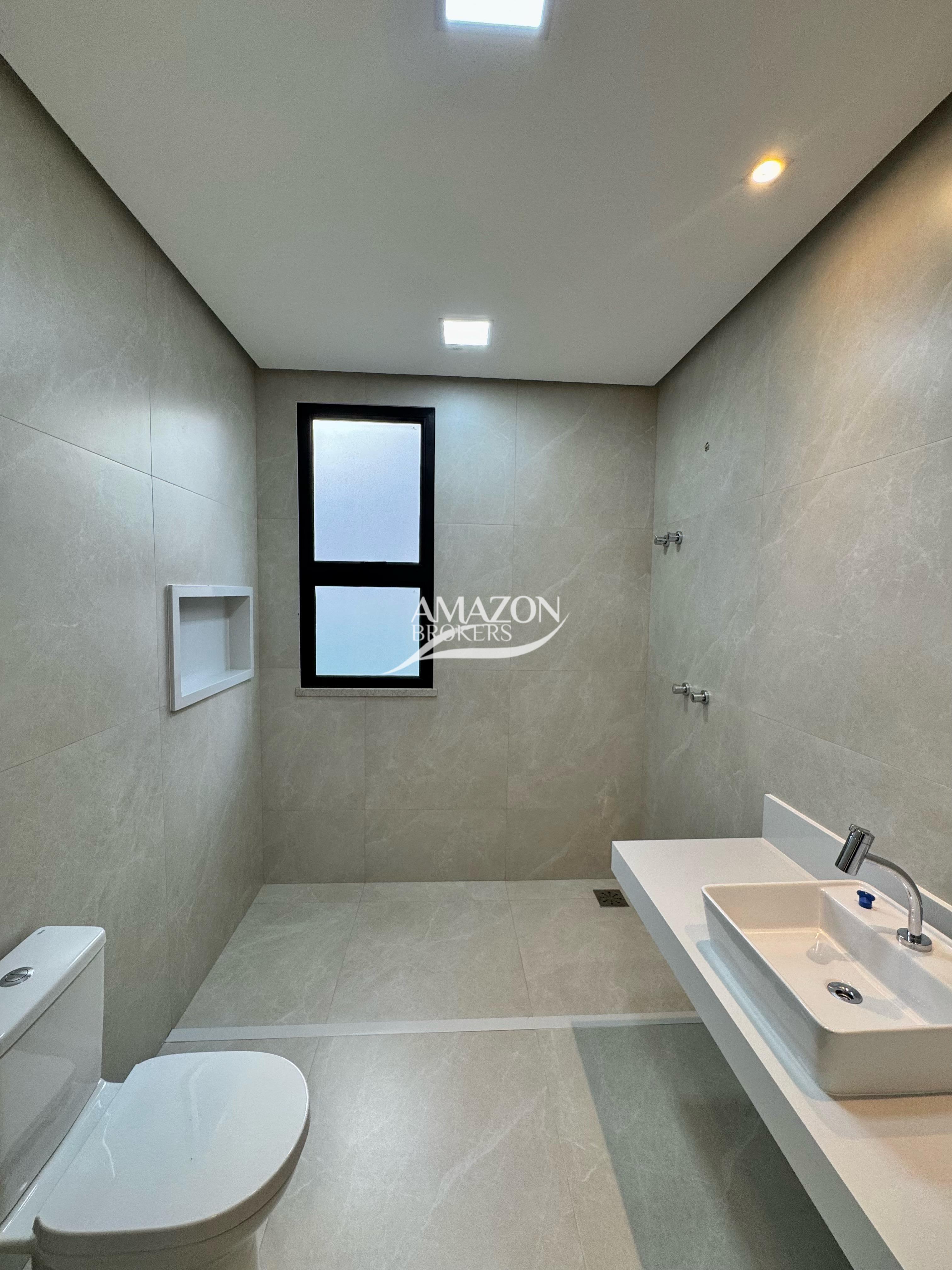 ALPHAVILLE RESIDENCIAL, PONTA NEGRA – CASA DUPLEX 550m2 – DISPONÍVEL PARA VENDA