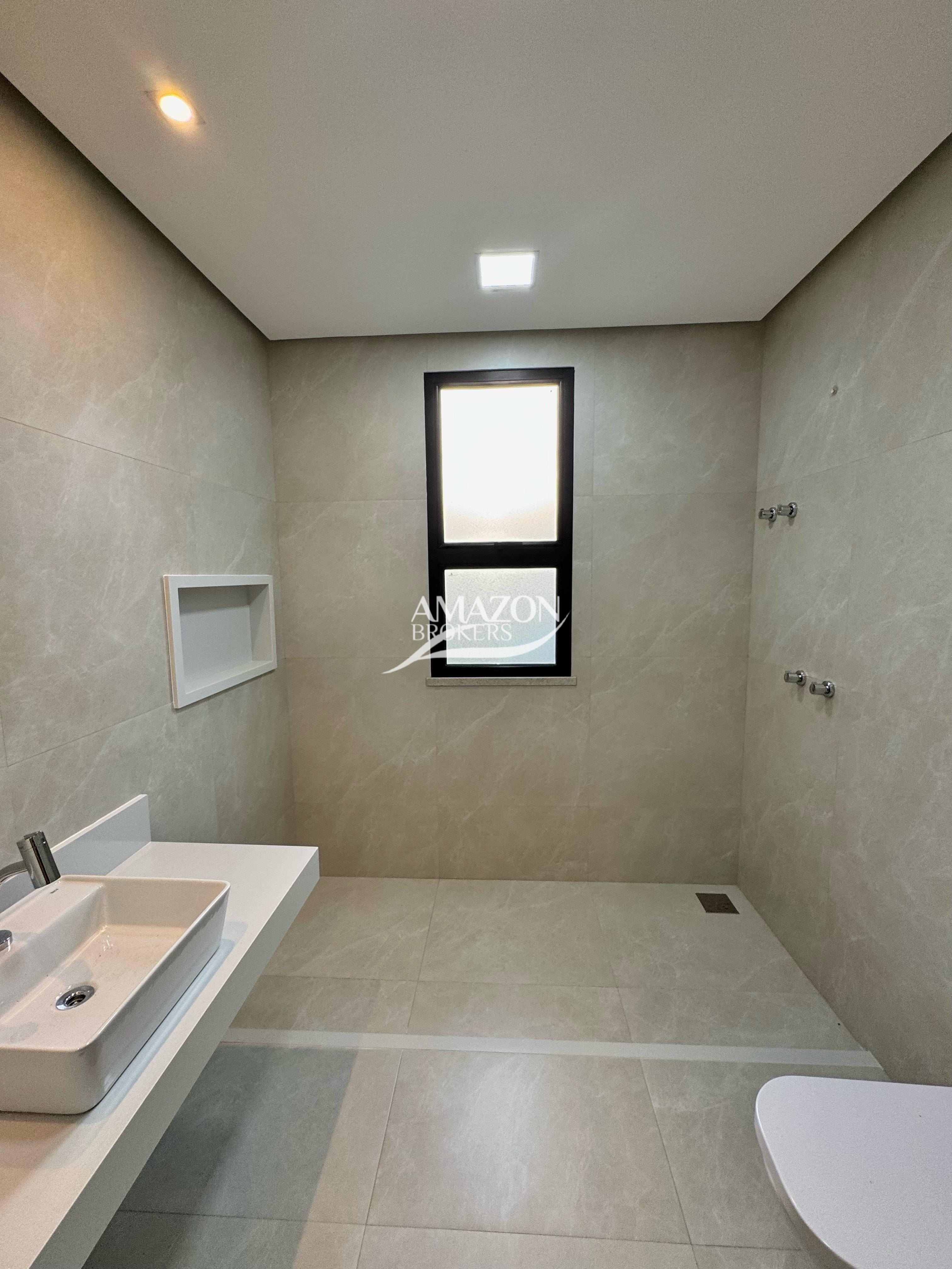 ALPHAVILLE RESIDENCIAL, PONTA NEGRA – CASA DUPLEX 550m2 – DISPONÍVEL PARA VENDA