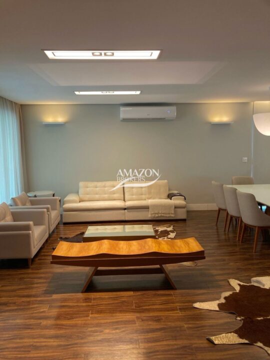 QUINTA DAS LARANJEIRAS RESIDENCIAL, PARQUE DAS LARANJEIRAS – CASA DUPLEX 330 m2 – DISPONÍVEL PARA VENDA