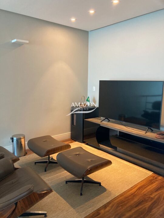 QUINTA DAS LARANJEIRAS RESIDENCIAL, PARQUE DAS LARANJEIRAS – CASA DUPLEX 330 m2 – DISPONÍVEL PARA VENDA