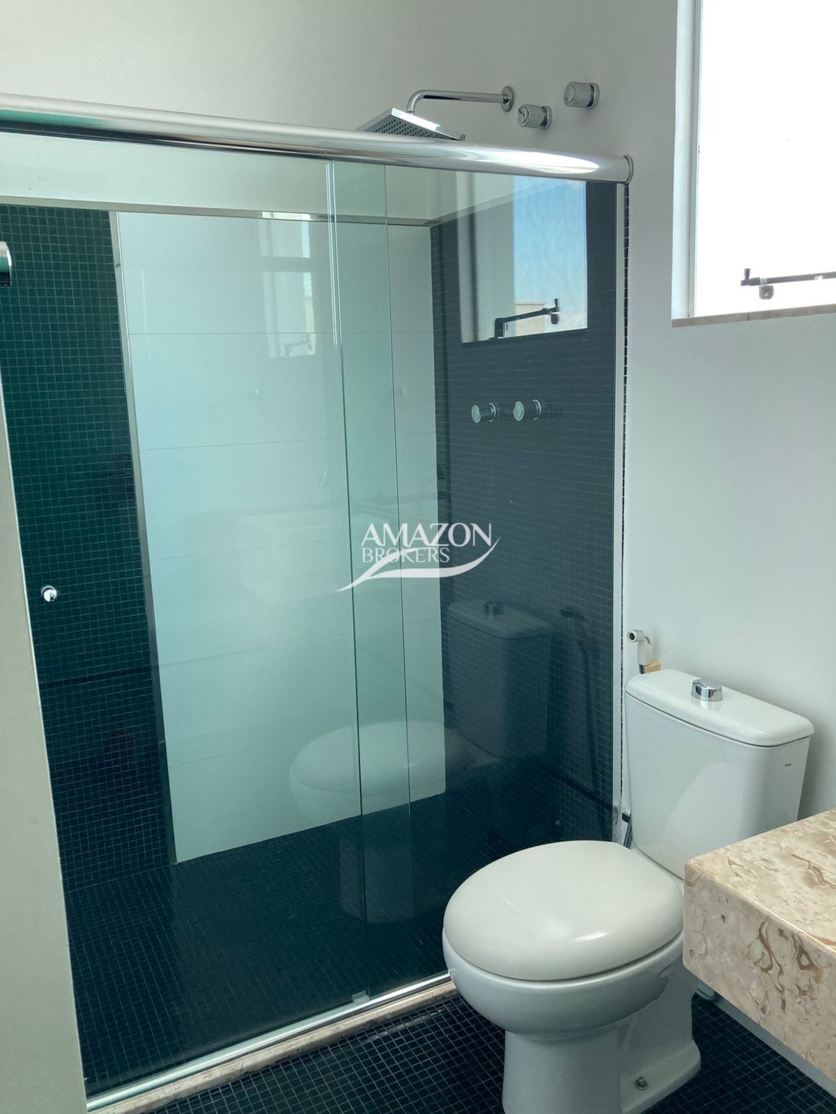 QUINTA DAS LARANJEIRAS RESIDENCIAL, PARQUE DAS LARANJEIRAS – CASA DUPLEX 330 m2 – DISPONÍVEL PARA VENDA