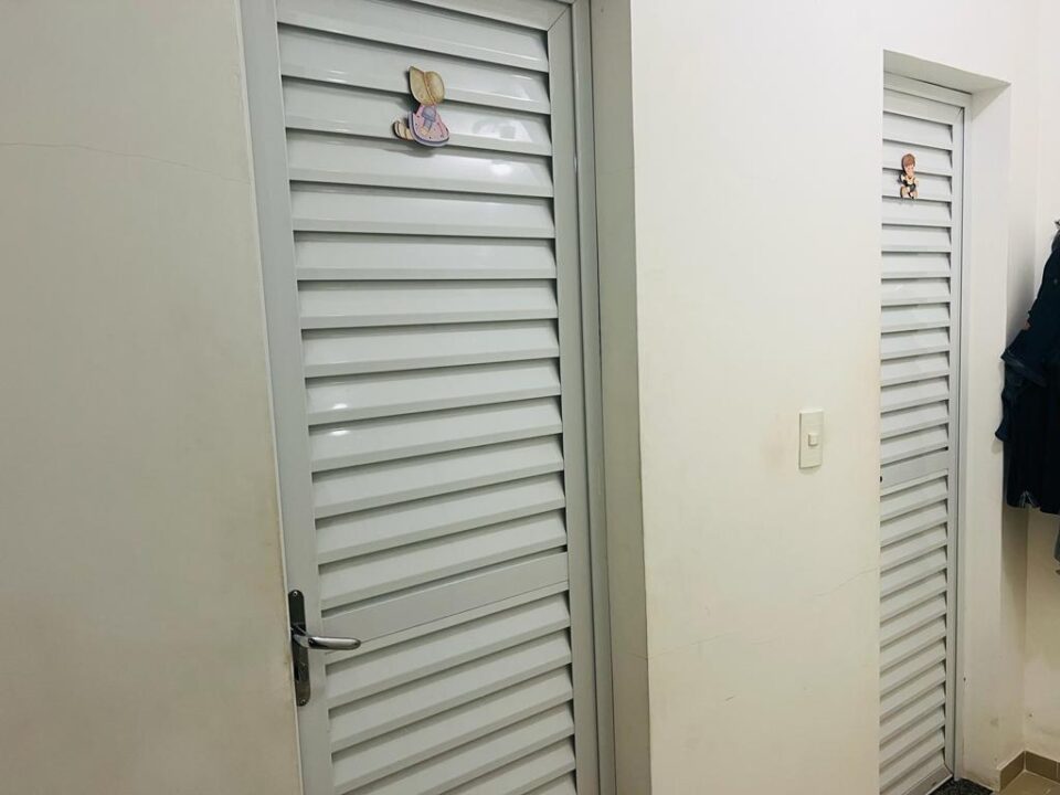 CASA OU PONTO COMERCIAL EM ADRIANÓPOLIS 1.400 m2 – DISPONÍVEL PARA LOCAÇÃO