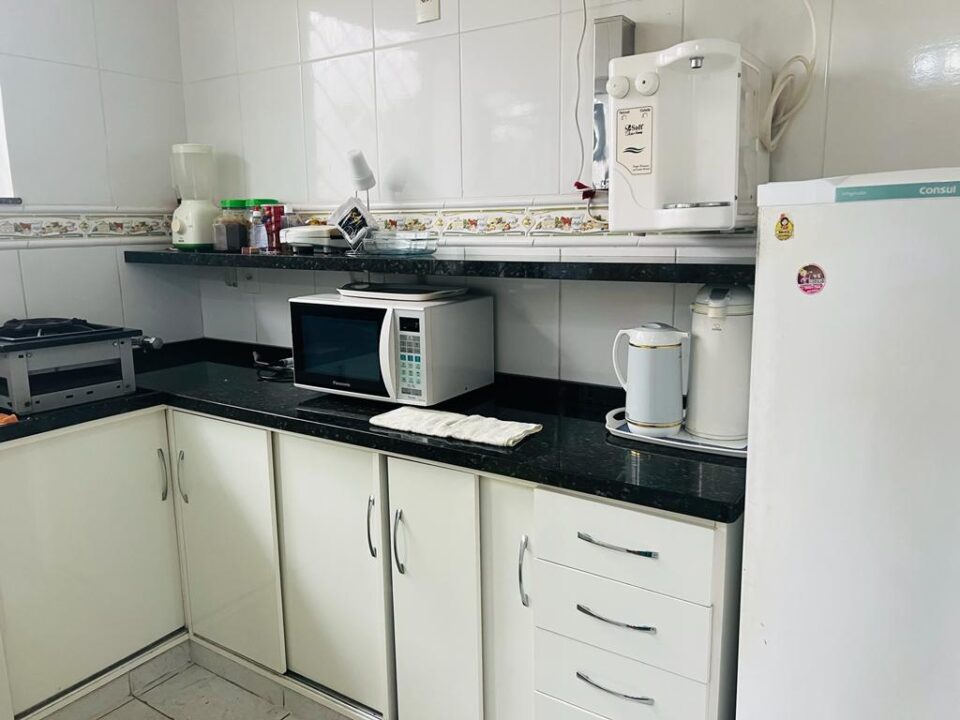 CASA OU PONTO COMERCIAL EM ADRIANÓPOLIS 1.400 m2 – DISPONÍVEL PARA LOCAÇÃO