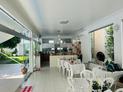 CASA OU PONTO COMERCIAL EM ADRIANÓPOLIS 1.400 m2 – DISPONÍVEL PARA LOCAÇÃO