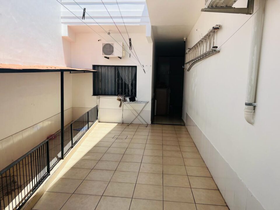 CASA OU PONTO COMERCIAL EM ADRIANÓPOLIS 1.400 m2 – DISPONÍVEL PARA LOCAÇÃO