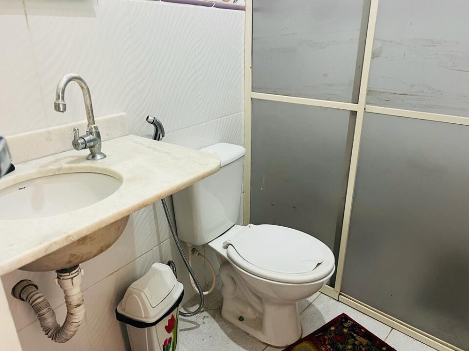 CASA OU PONTO COMERCIAL EM ADRIANÓPOLIS 1.400 m2 – DISPONÍVEL PARA LOCAÇÃO